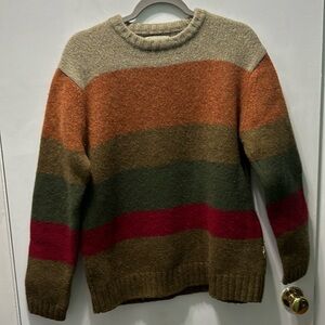 This sweater is definitely unisex & it’s so warm & cozy.